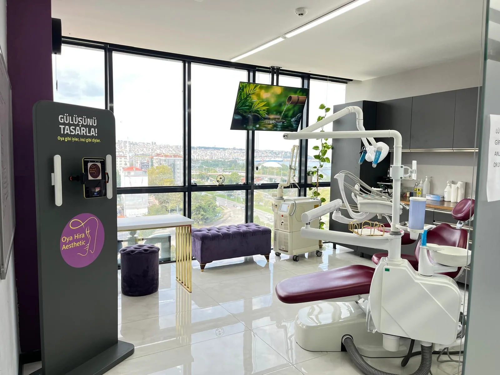 Oya Hira Özkoç Kademoğlu Diş Kliniği iç mekânı